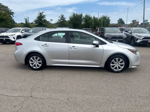 Used 2020 Toyota Corolla LE FWD image 8