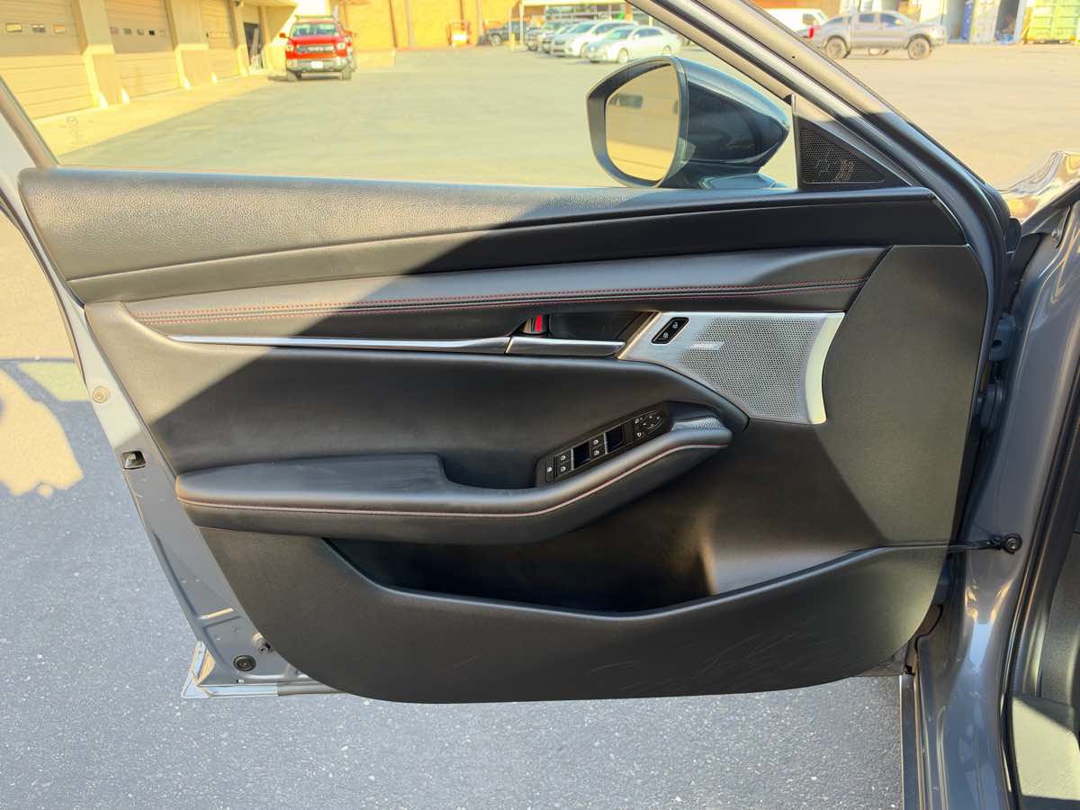 Used 2023 MAZDA MAZDA3 s FWD image 12