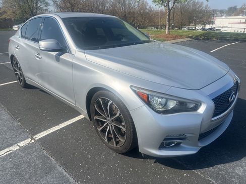 Used 2015 INFINITI Q50 Premium w/ Navigation Package image 3