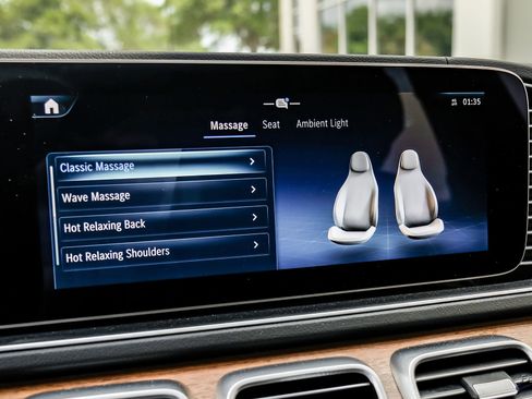 Used 2025 Mercedes-Benz GLS 580 4MATIC image 68
