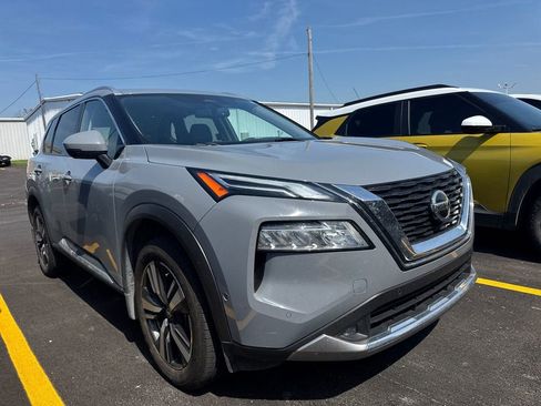Used 2021 Nissan Rogue Platinum FWD image 2