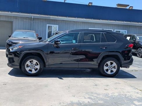 Used 2020 Toyota RAV4 XLE FWD image 6