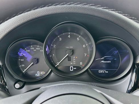 New 2026 Porsche Macan AWD/4WD image 15