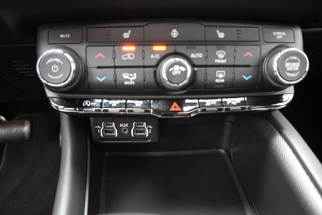Used 2025 Dodge Durango GT AWD/4WD image 9