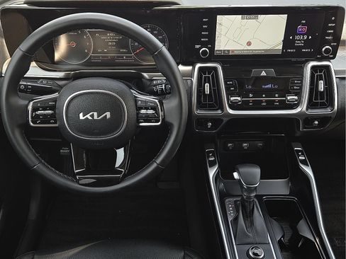 Used 2022 Kia Sorento S w/ Panoramic Sunroof Package FWD image 13