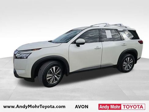 Used 2023 Nissan Pathfinder SL image 3