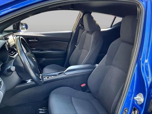 Used 2018 Toyota C-HR XLE FWD image 8