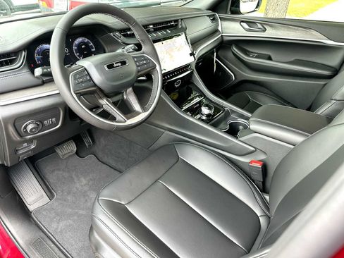 New 2026 Jeep Grand Cherokee L Limited AWD/4WD image 18
