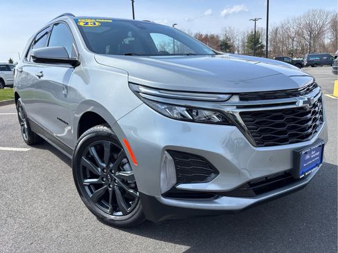 Used 2023 Chevrolet Equinox RS w/ RS Leather Package image 2