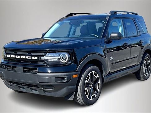 Used 2024 Ford Bronco Sport Outer Banks w/ Tech Package image 2