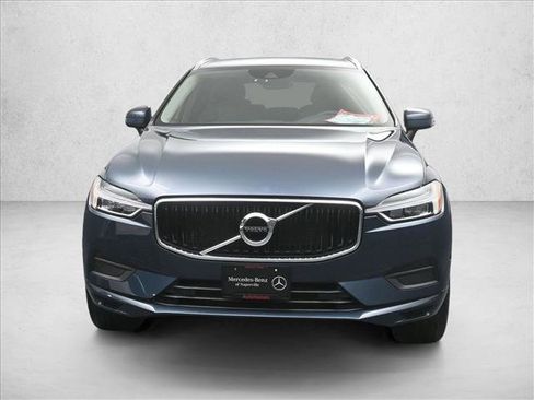 Used 2018 Volvo XC60 T5 Momentum w/ Convenience Package image 3