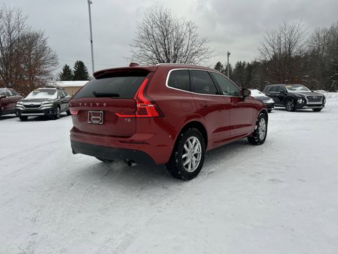 Used 2021 Volvo XC60 T5 Momentum image 4