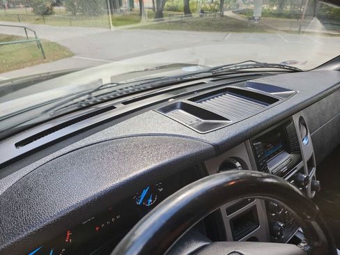 Used 2017 Ford Expedition EL XLT image 21