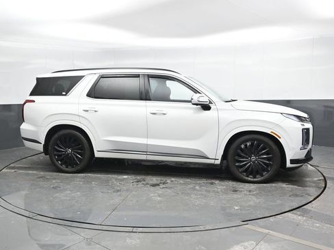 Used 2024 Hyundai Palisade Calligraphy image 4