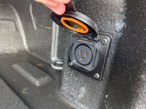 Used 2023 GMC Sierra 1500 Elevation image 27