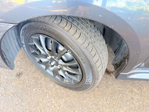 Used 2011 Subaru Legacy 2.5i image 9