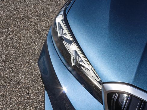 New 2026 BMW 330i xDrive Sedan w/ Premium Package image 10