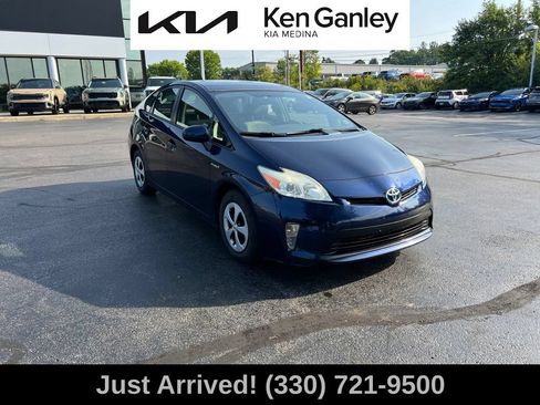 Used 2013 Toyota Prius Three w/ Solar Roof Pkg FWD image 3