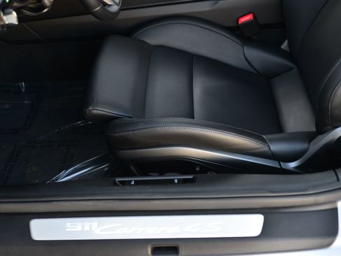 Certified 2024 Porsche 911 Carrera 4S image 25