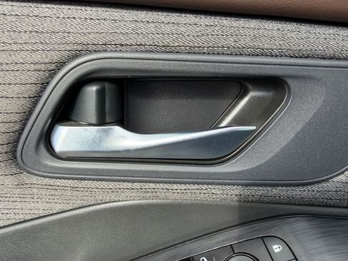 Certified 2022 Nissan Rogue SV FWD image 15