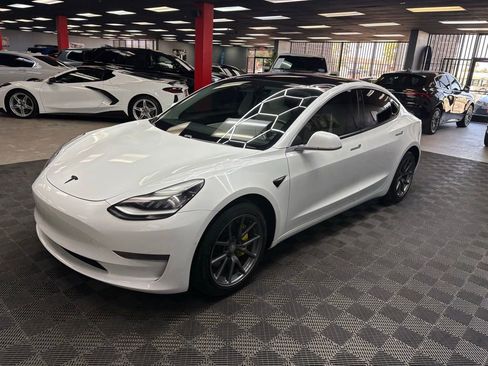 Used 2020 Tesla Model 3 Standard Range Plus RWD image 6