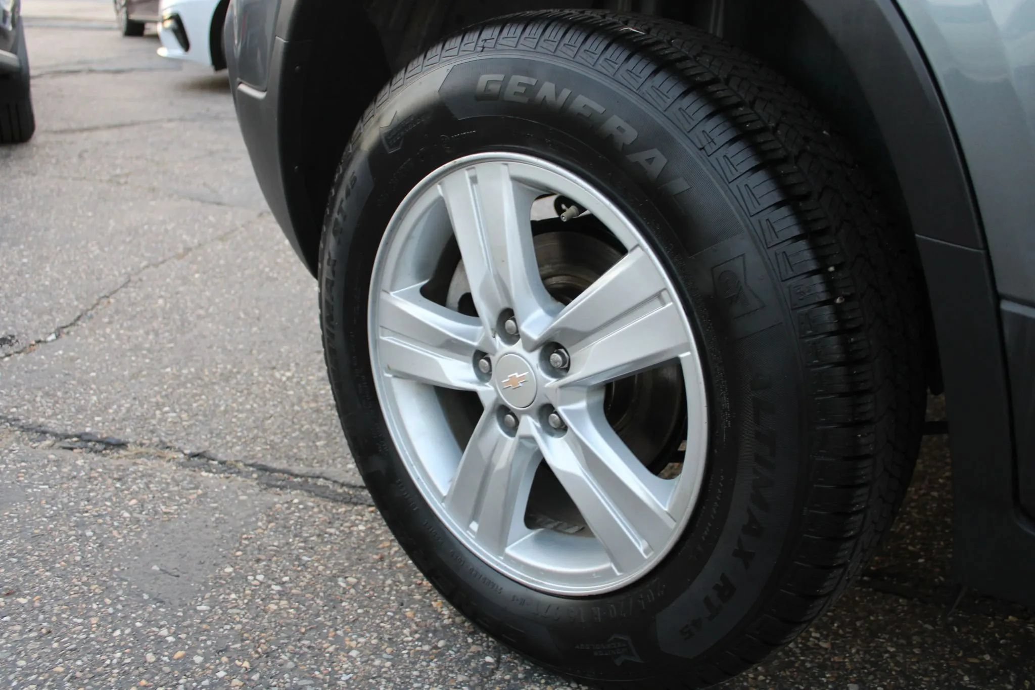 Used 2020 Chevrolet Trax LS w/ Tint and Cruise Package AWD/4WD image 31