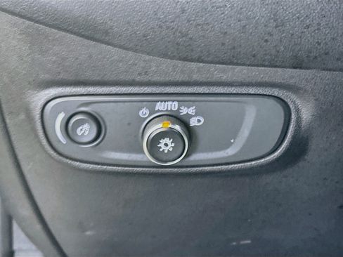 Used 2023 Chevrolet Equinox LT FWD image 17