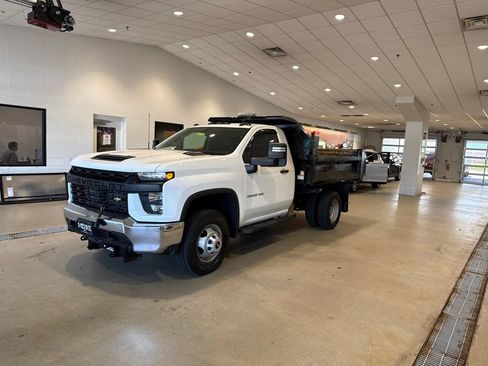 Used 2020 Chevrolet Silverado 3500 W/T w/ WT Convenience Package AWD/4WD image 3
