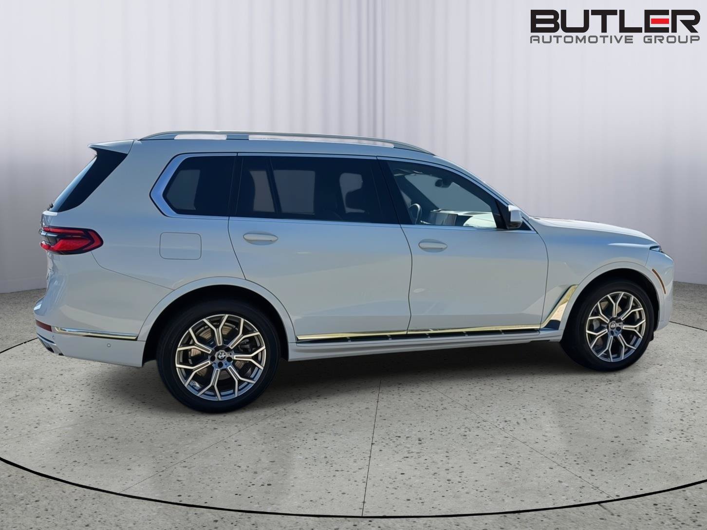 Used 2024 BMW X7 xDrive40i w/ Premium Package AWD/4WD image 7