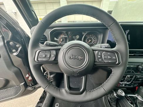 New 2026 Jeep Gladiator Rubicon w/ Steel Power Dome Hood Package AWD/4WD image 16