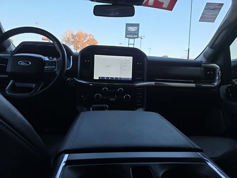 Used 2022 Ford F150 Lariat w/ Max Trailer Tow Package image 14