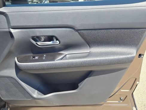 Used 2026 Nissan Kicks SV w/ Cold Weather Package FWD image 7
