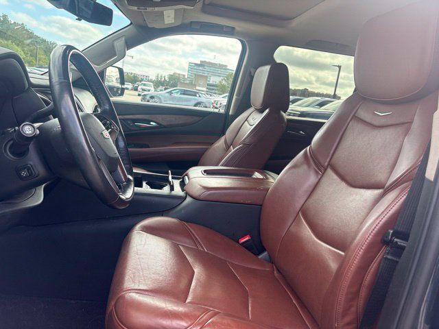 Used 2020 Cadillac Escalade ESV Luxury w/ LPO, Radiant Package AWD/4WD image 3