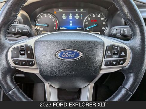 Used 2023 Ford Explorer XLT image 13