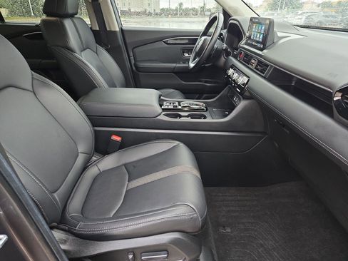 Used 2025 Honda Pilot EX-L image 31
