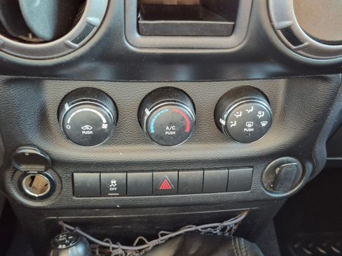 Used 2013 Jeep Wrangler Sport AWD/4WD image 24