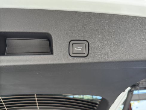 New 2026 Chevrolet Traverse LT image 7