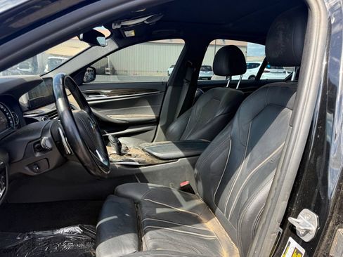 Used 2018 BMW 530e RWD image 12