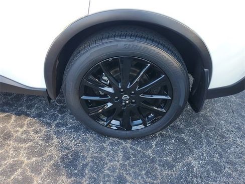 Certified 2024 Nissan Murano SV w/ SV Midnight Edition Package image 5