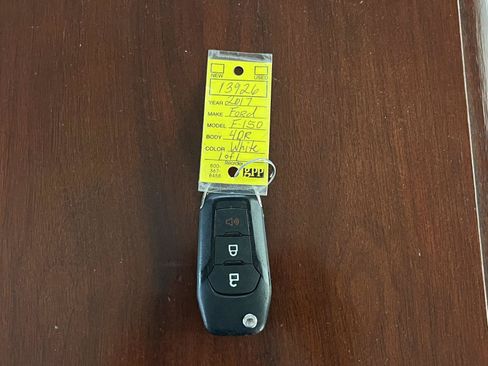 Used 2017 Ford F150 XLT AWD/4WD image 32