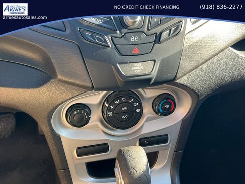 Used 2015 Ford Fiesta SE FWD image 8