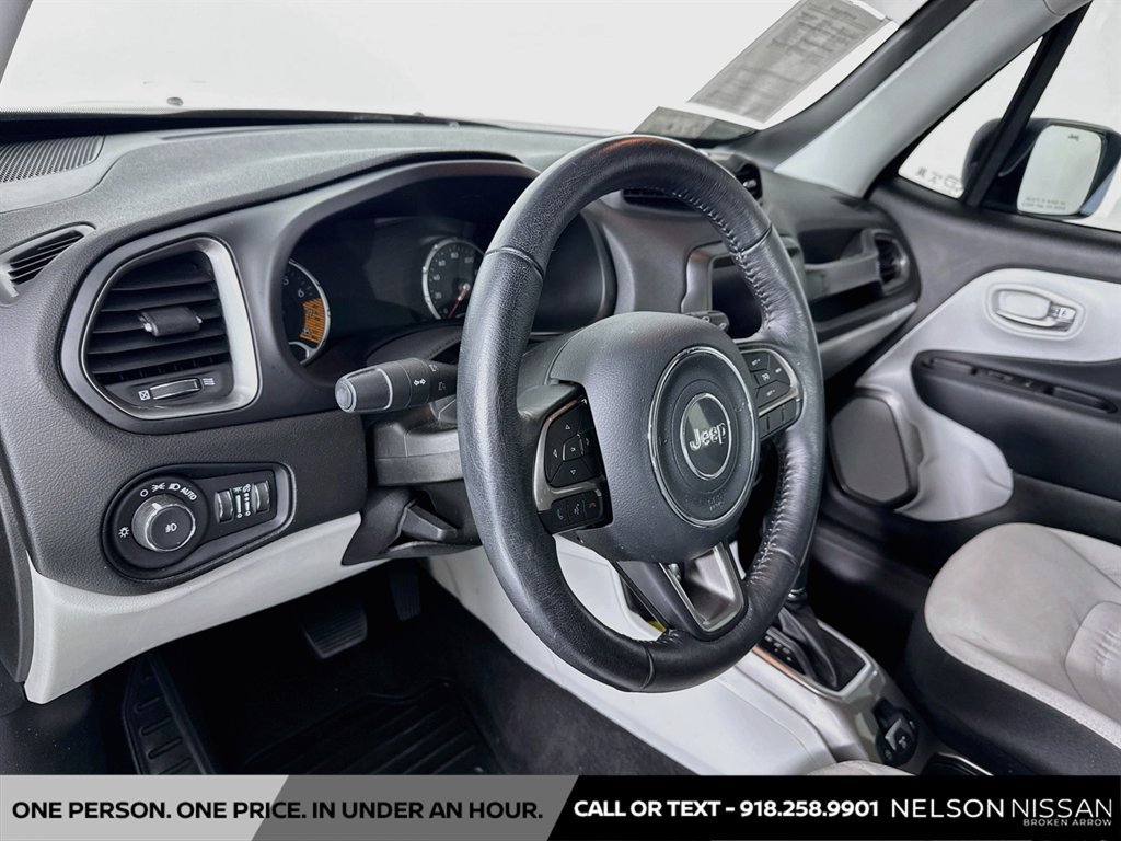Used 2022 Jeep Renegade Latitude w/ Convenience Group AWD/4WD image 9