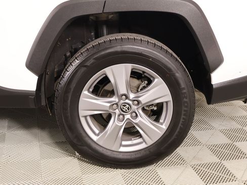Used 2022 Toyota RAV4 XLE FWD image 17