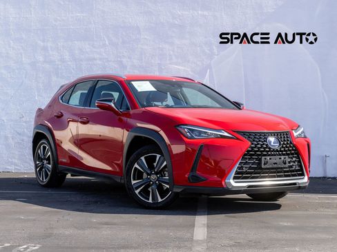 Used 2022 Lexus UX 250h w/ Accessory Package (Z1) AWD/4WD image 1