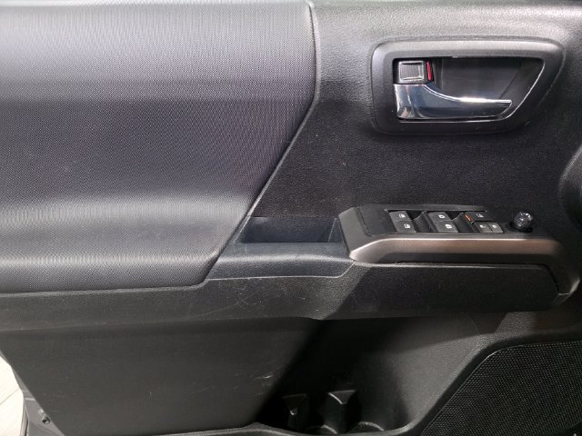 Used 2021 Toyota Tacoma TRD Off-Road AWD/4WD image 10