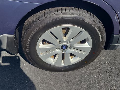 Used 2017 Subaru Outback 2.5i Premium AWD/4WD image 8