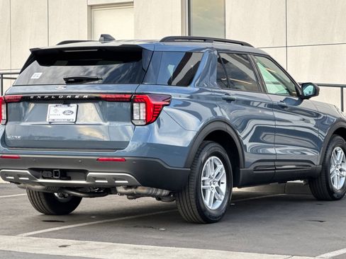 New 2026 Ford Explorer Active w/ Active Comfort Package image 3