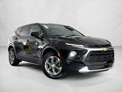 Used 2024 Chevrolet Blazer LT FWD image 12