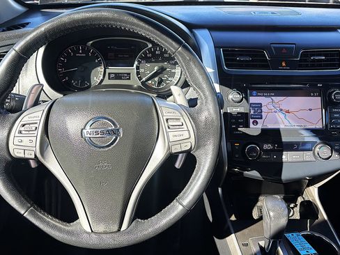 Used 2013 Nissan Altima 3.5 SL w/ Technology Pkg image 10