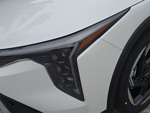 New 2025 Kia K4 EX image 10